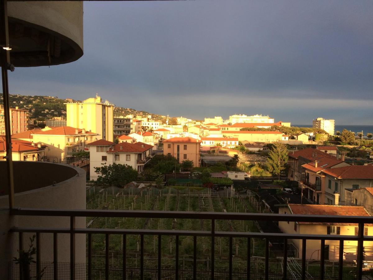 Appartamento - Terrazzo Vivibile Vista Mare, Wi-Fi Gratuito Vallecrosia Ngoại thất bức ảnh