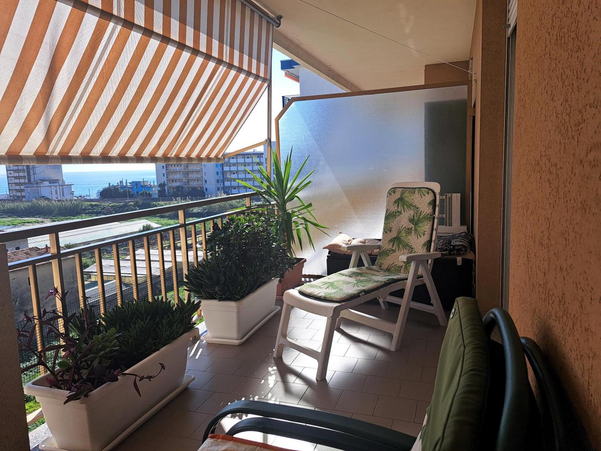 Appartamento - Terrazzo Vivibile Vista Mare, Wi-Fi Gratuito Vallecrosia Ngoại thất bức ảnh